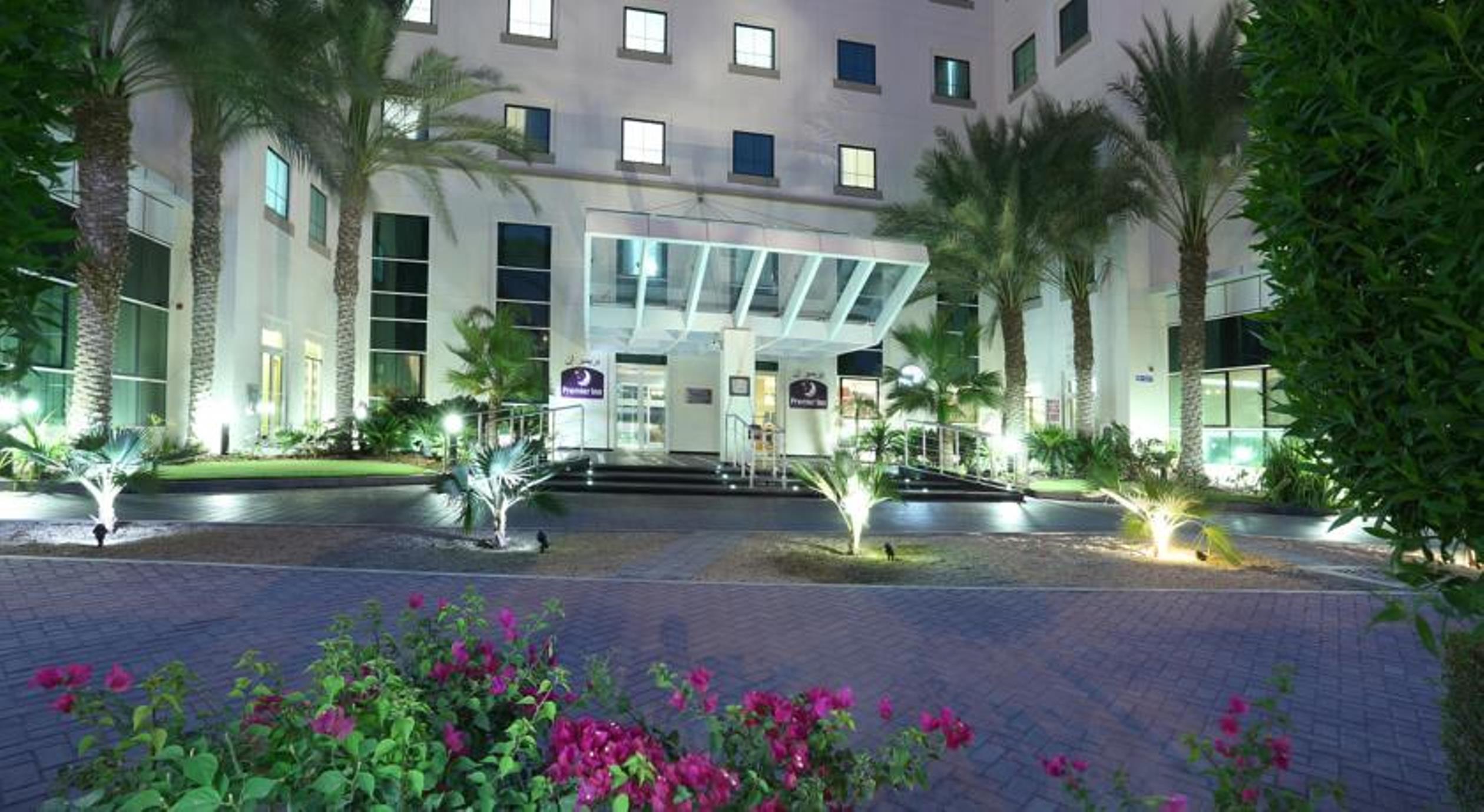 Premier Inn Dubai Investments Park Екстер'єр фото