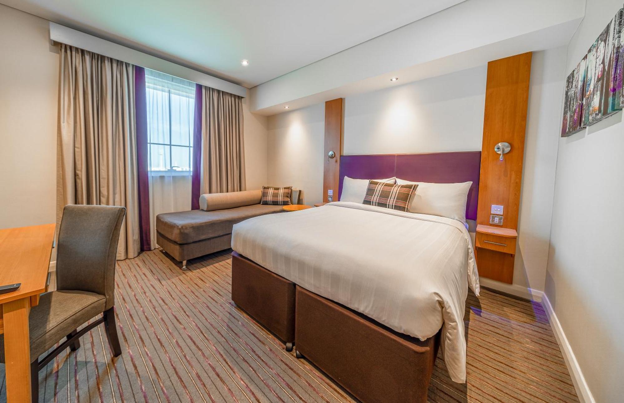 Premier Inn Dubai Investments Park Екстер'єр фото