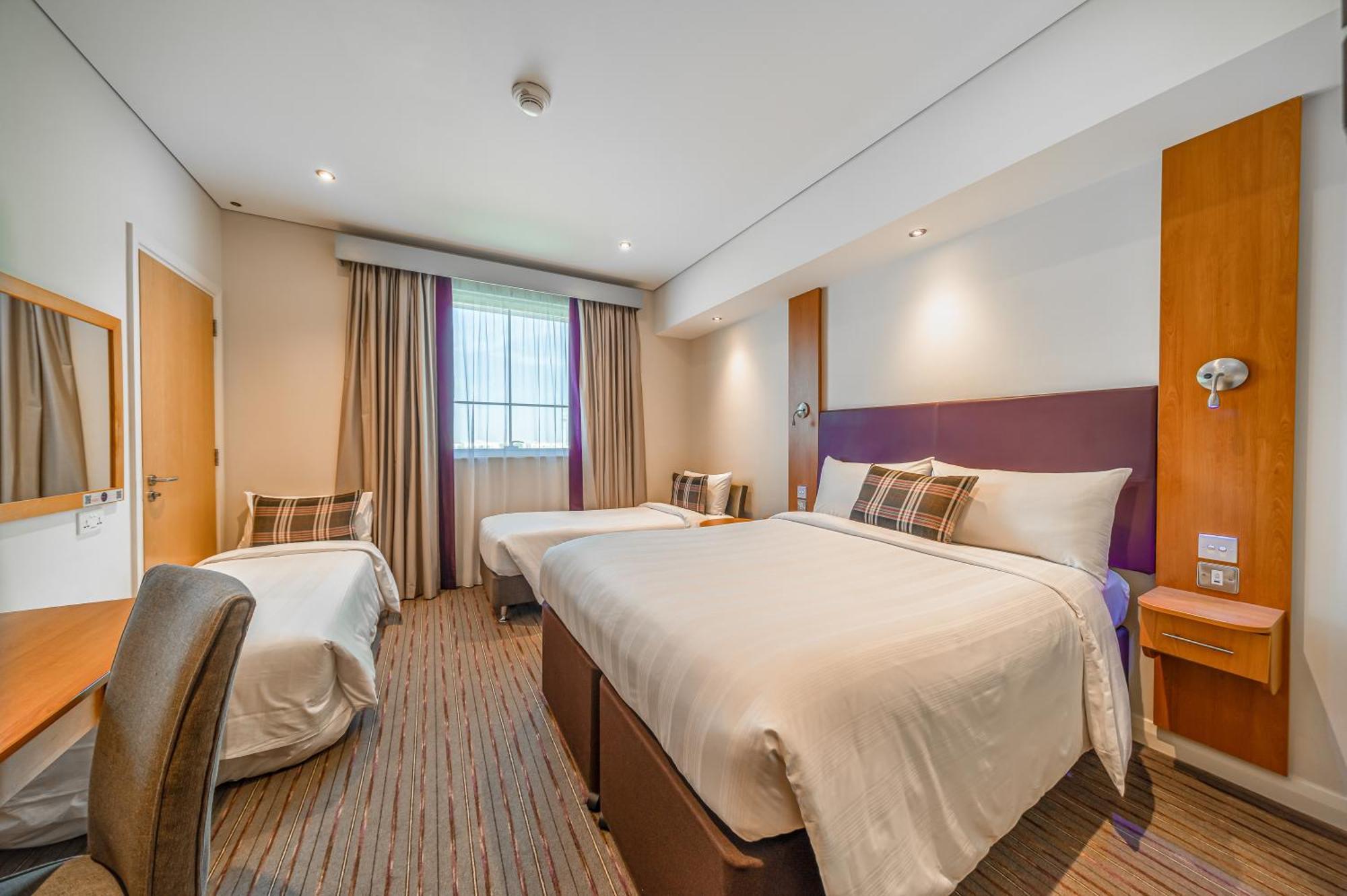 Premier Inn Dubai Investments Park Екстер'єр фото